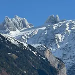 Apartment Alpine Hideaway - Cozy Mountainview Studio, Home-cinema, Free Parking, Ski, Engelberg, Luzern