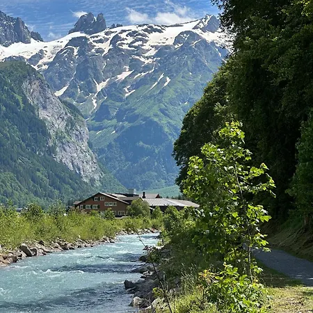 Alpine Hideaway - Cozy Mountainview Studio, Free Parking, Ski, Engelberg, Luzern Енгельберг